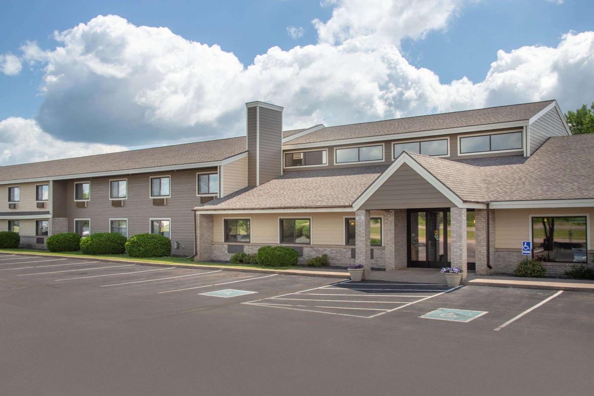 Americinn By Wyndham Hayward Eksteriør billede